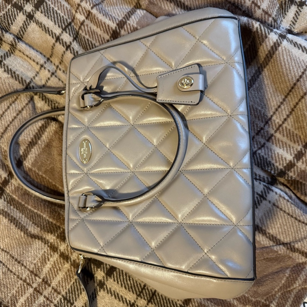 Coach - Picture 6 of 11